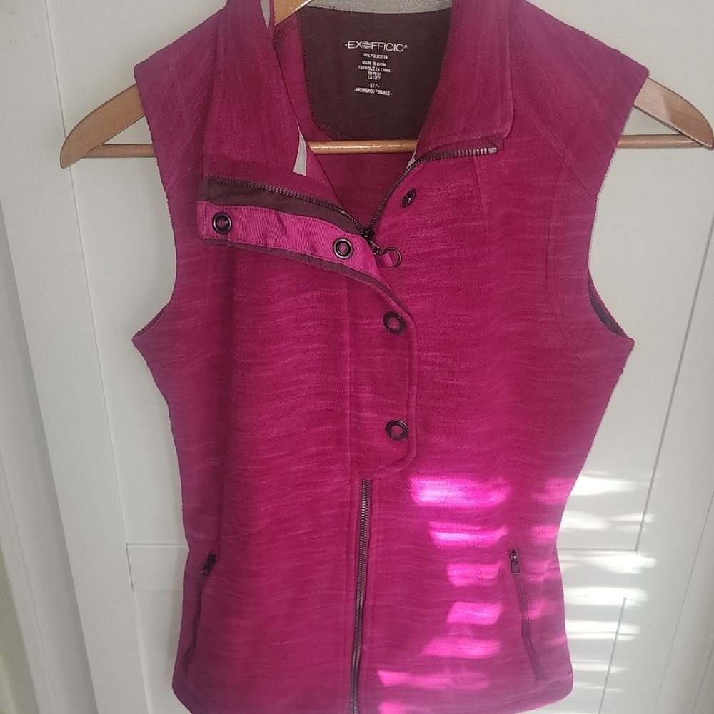 ExOfficio Fuchsia Sleeveless Vest